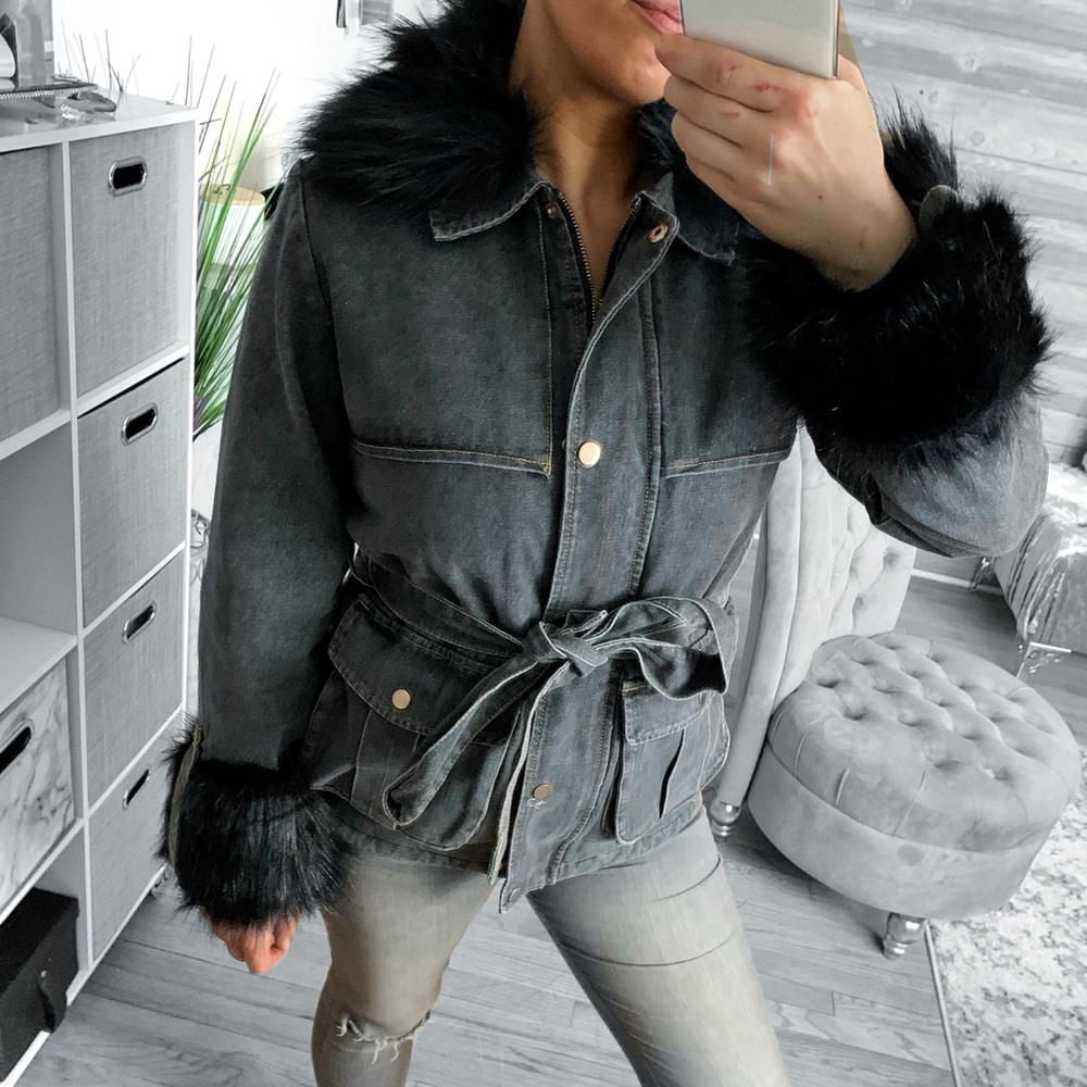 🆕 Charcoal Faux Fur Trim Belted Denim Jacket